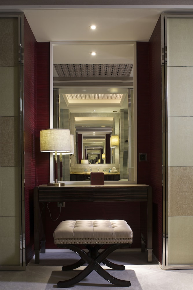 Grand Bay Hotel Beijing 5/70