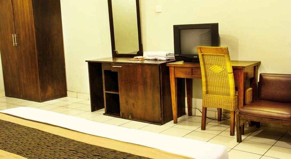Legian Village Beach Resort 12/75