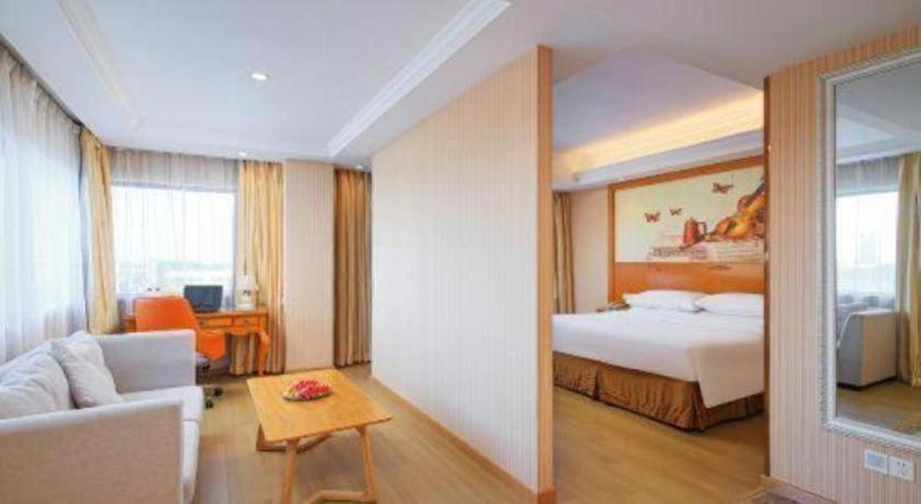 Vienna Hotel (Suzhou Fashion stage Yangcheng Lake store) 16/46