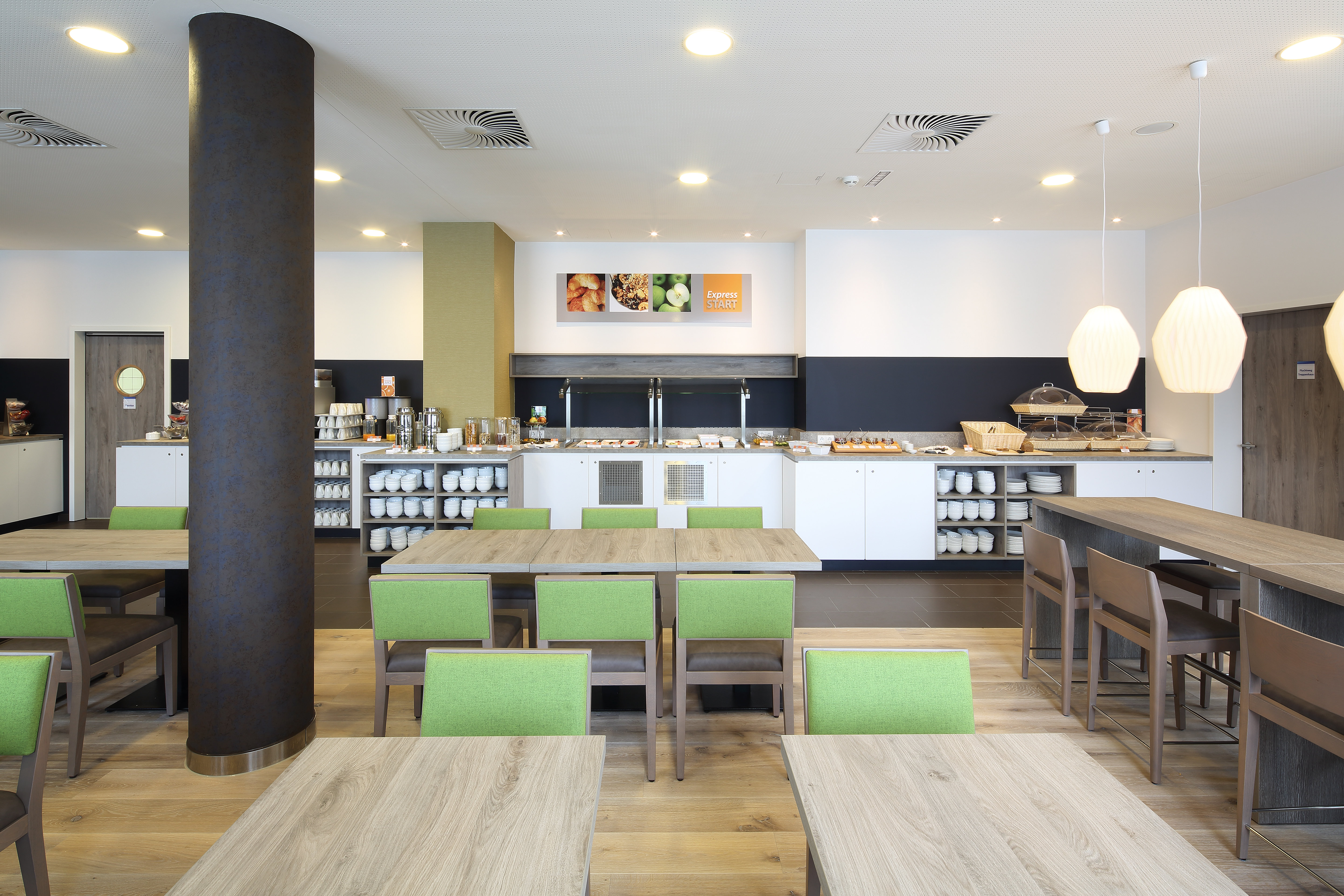 Holiday Inn Express Friedrichshafen 62/76