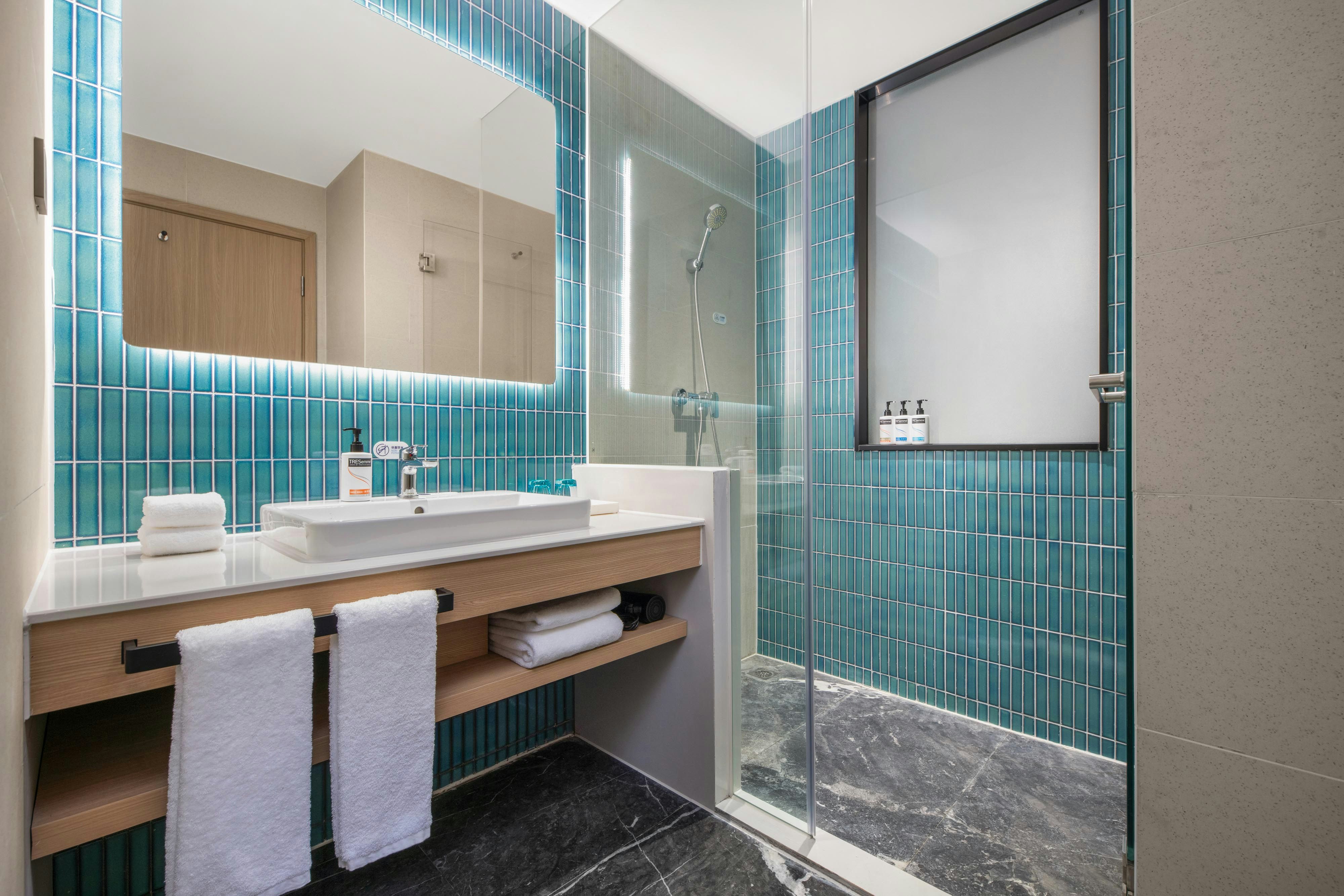Holiday Inn Express Taizhou Toumen Port 43/43
