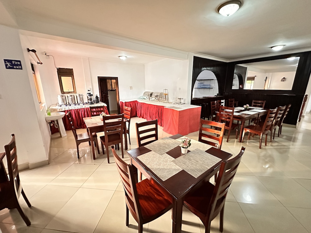 Sienna Beach Hotel Entebbe 48/50