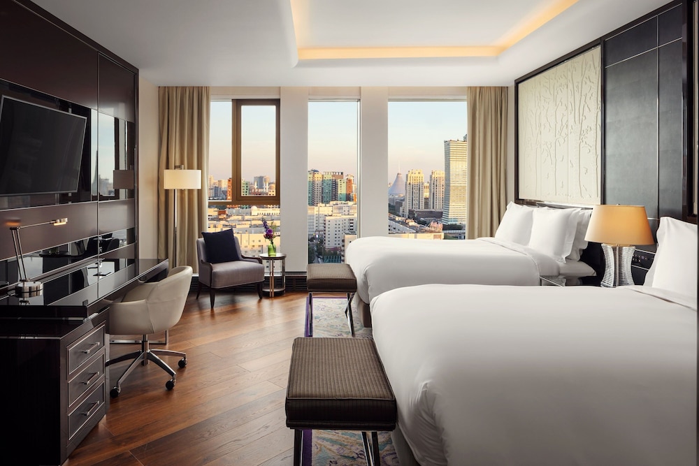 Club Room, 2 Queen Beds, City View, THE RITZ-CARLTON ASTANA 2/3
