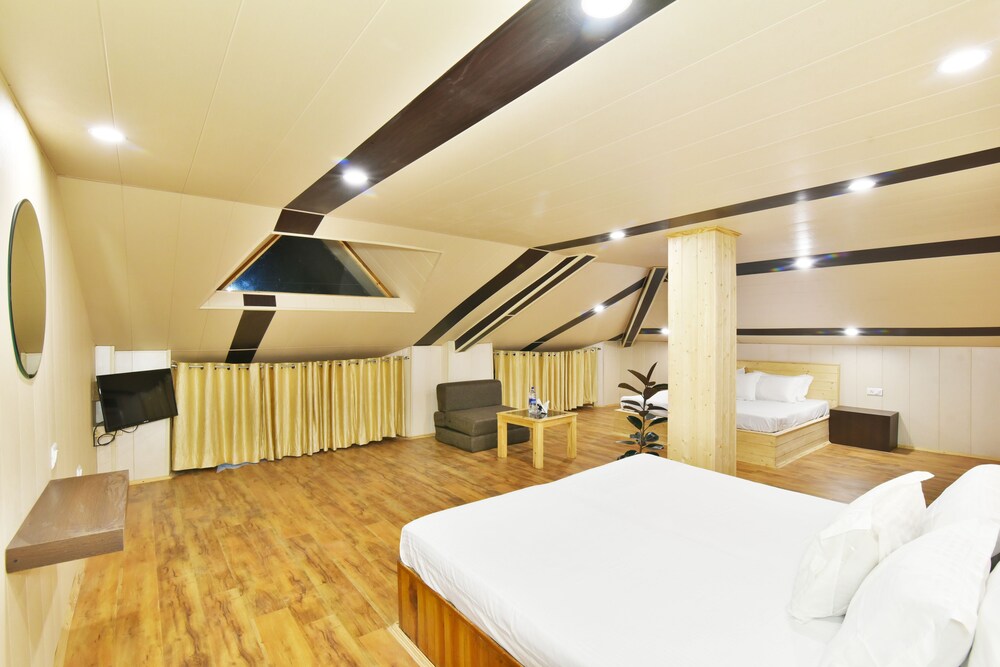 HOTEL DEVLOK 27/49