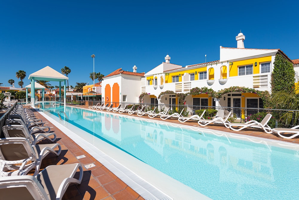 Cordial Green Golf Bungalows 52/60