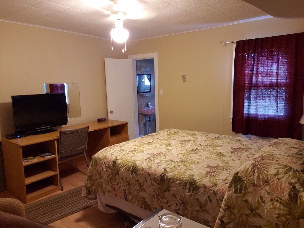 Regent Motel 12/50