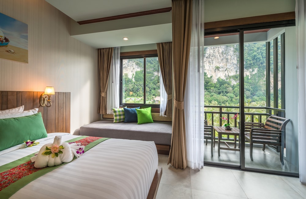 Deluxe, Double Bed, Cliff View، Andaman Breeze Resort 2/7