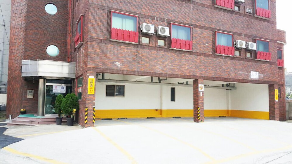 Mirim Motel 6/43