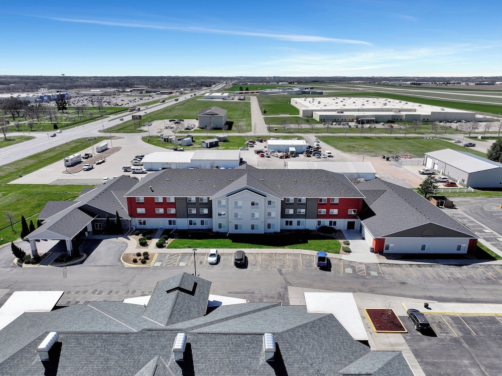 Holiday Inn Express Hotel Suites Beatrice 69/76