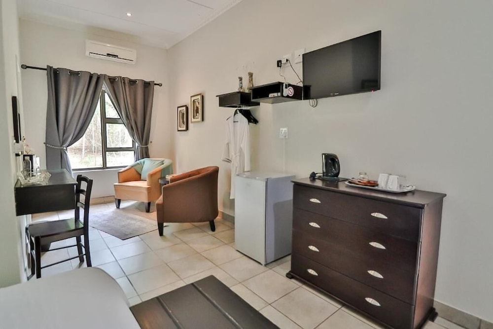 Turaco Lodge 27/47