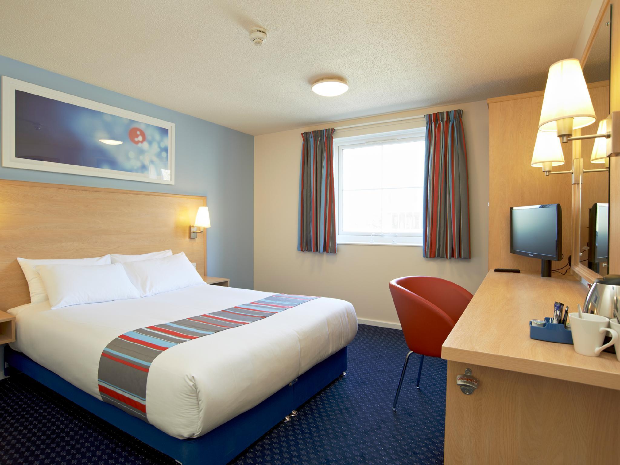 ROOM, DOUBLE BED