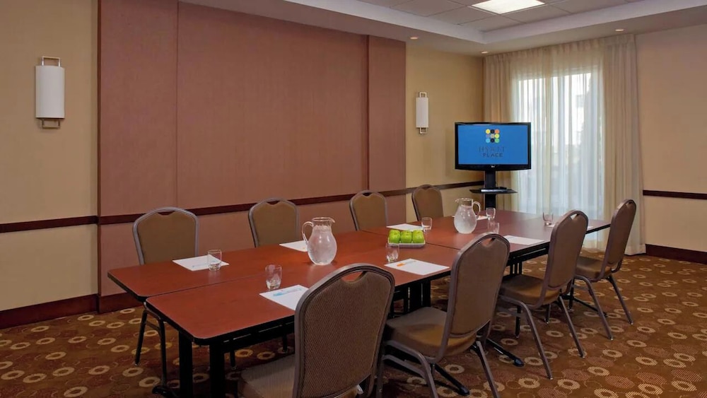 Hyatt Place Phoenix North 59/68