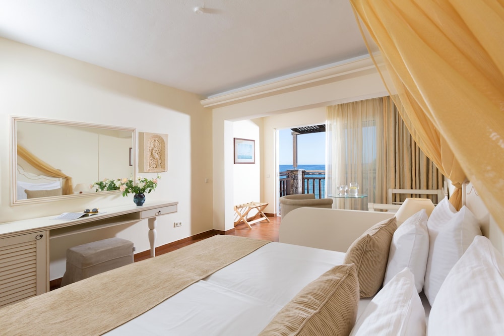 Alexander Beach Hotel & Village Resort 5/49