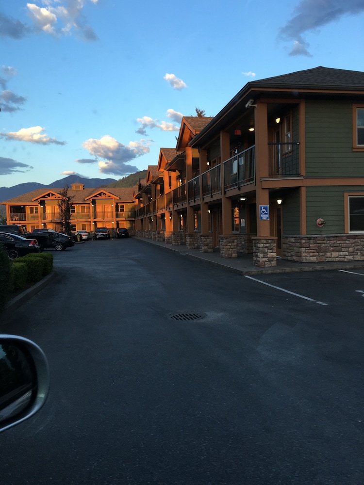 Vedder River Inn 35/46