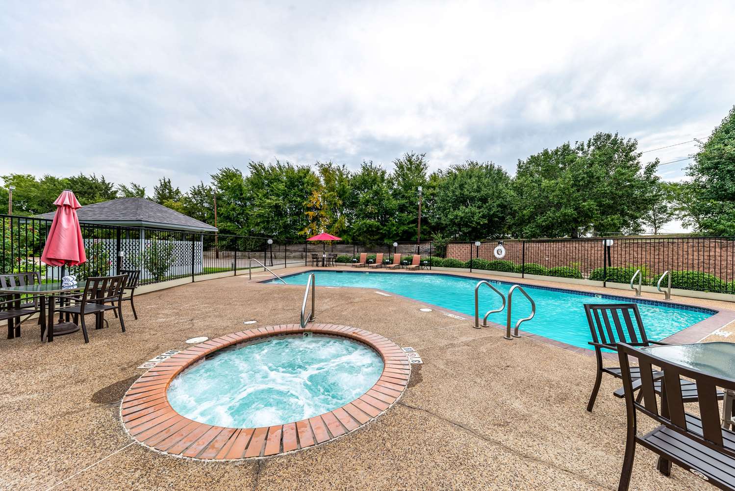 Quality Inn & Suites Canton, TX 10/15