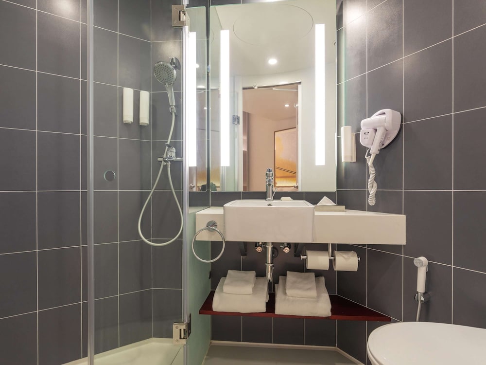 Ibis Kolkata Rajarhat 11/76