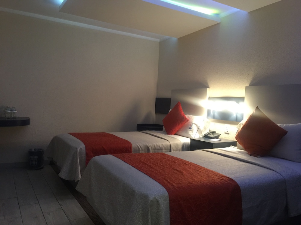 Hotel Monaco 18/62