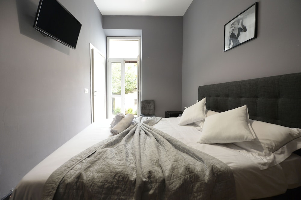 ROOM, QUEEN BED, GARDEN VIEW