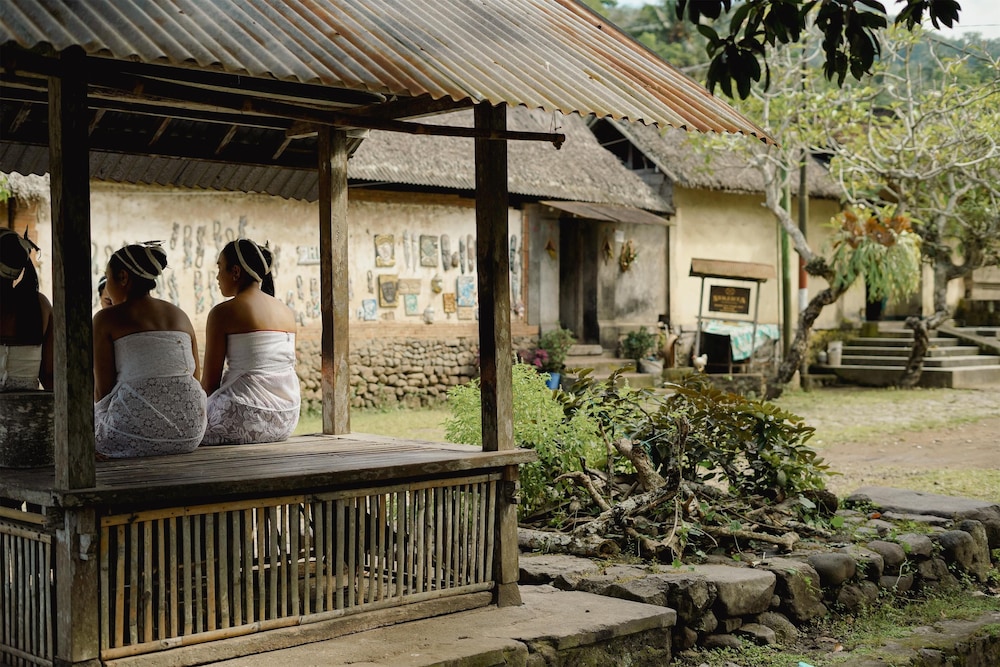 Alila Manggis 9/50