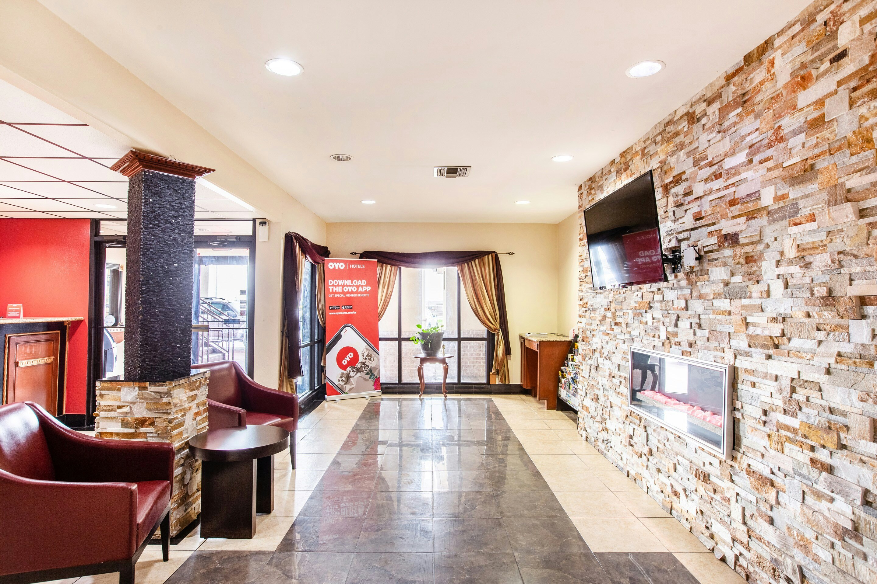 OYO Hotel LSU 51/70