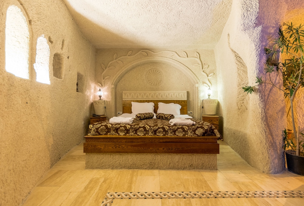 Sarihan Cave Hotel 50/50