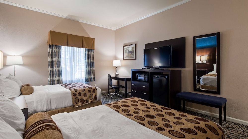 Best Western Spring Hill Inn & Suites 8/32