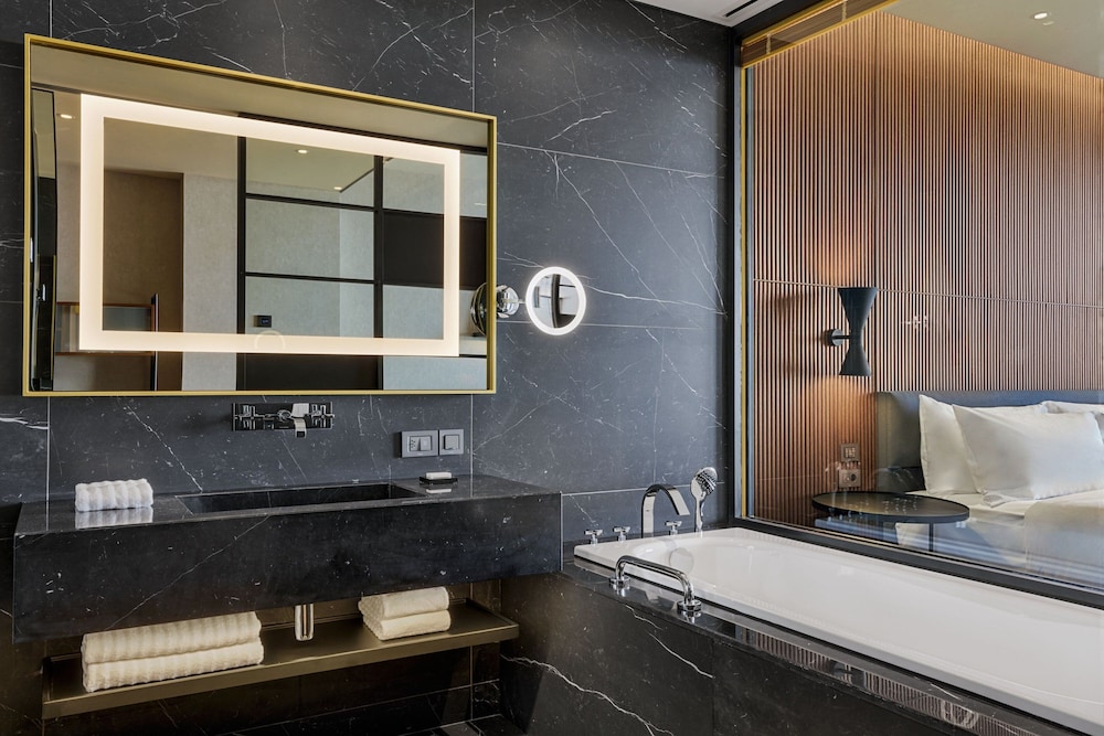 Le Meridien Batumi 53/58