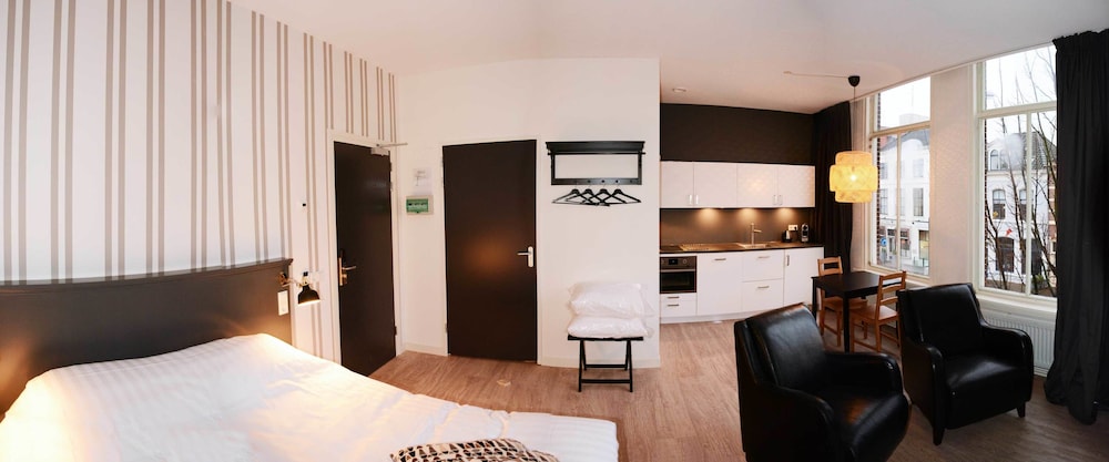Junior Suite, Studio, Queen Bed