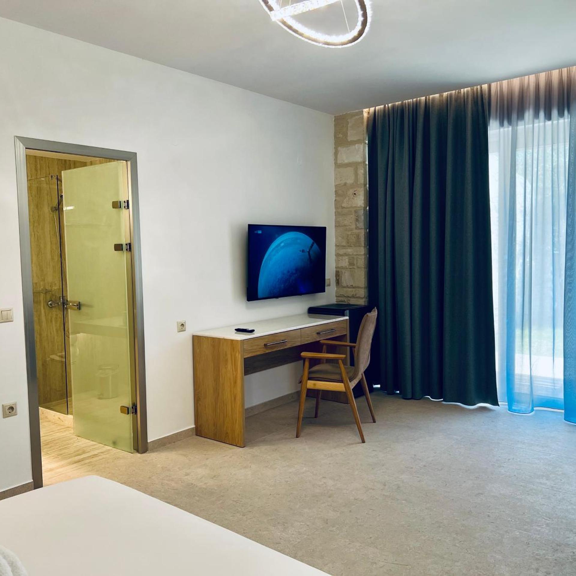 Lili Hotel 41/53