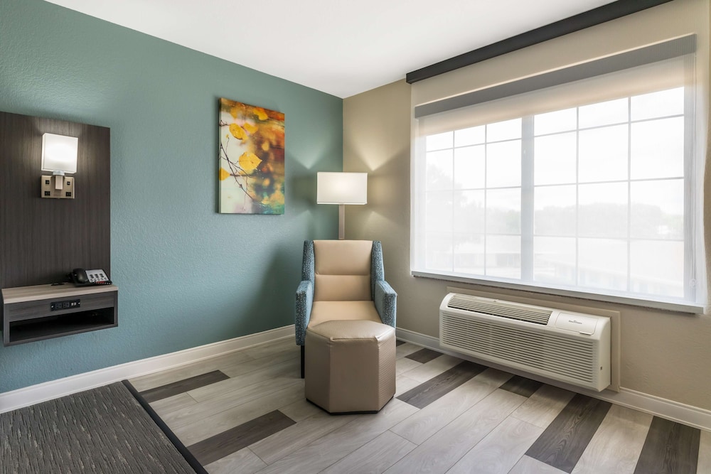 Best Western Prime Inn & Suites 15/29