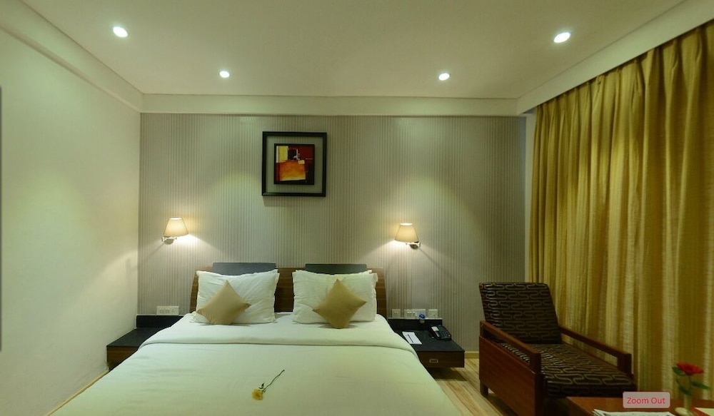 Royal Regency Lifotel by Crossway 14/42