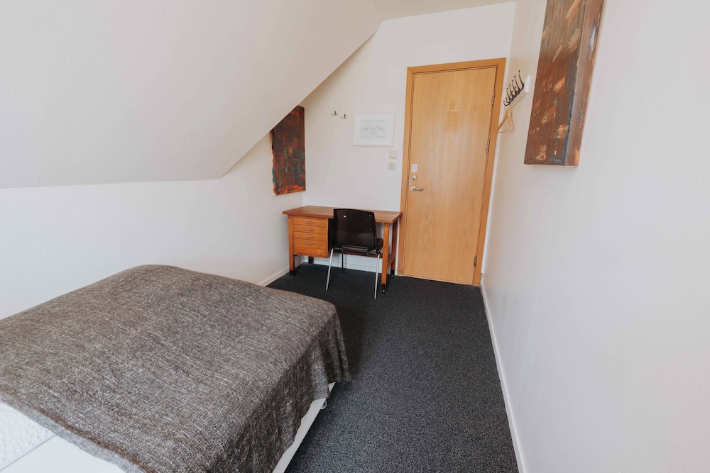 Heradsskolinn Historic Guesthouse 19/50