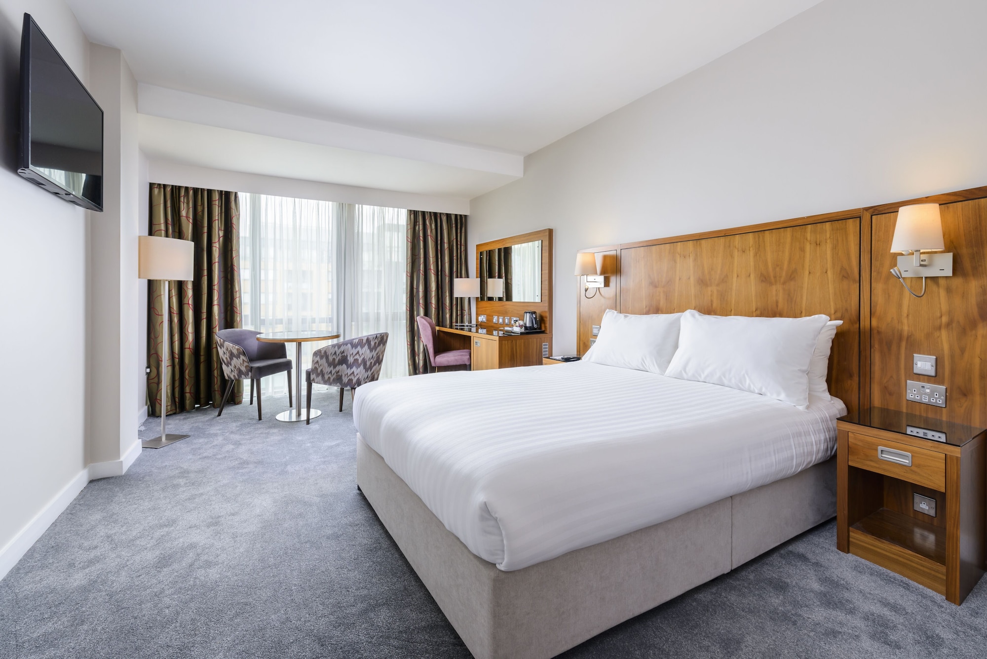 ROOM, DOUBLE BED