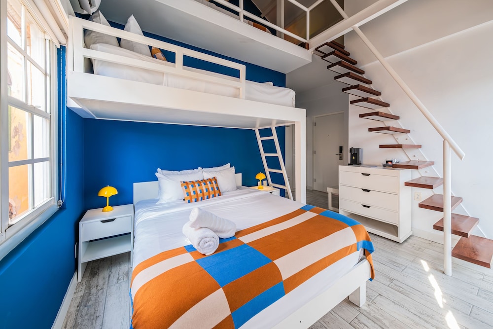 FAMILY, MULTIPLE BEDS, BALCONY