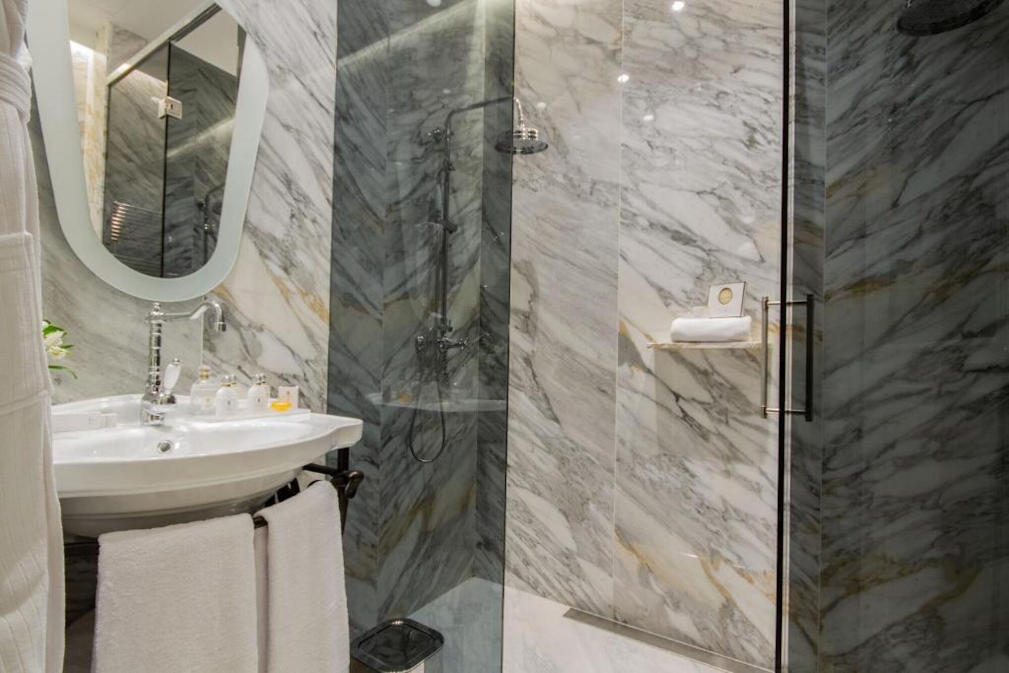 غرفة بسرير كوين، MYR Palacio Vallier 5/5