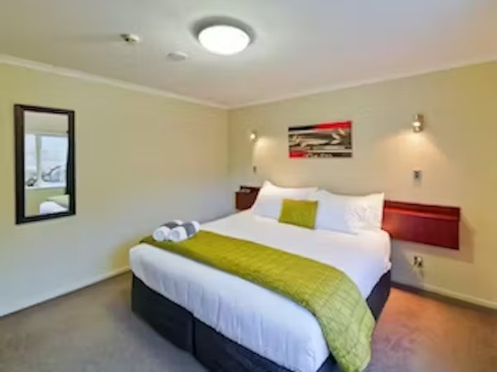 Avenue Motor Lodge 18/35