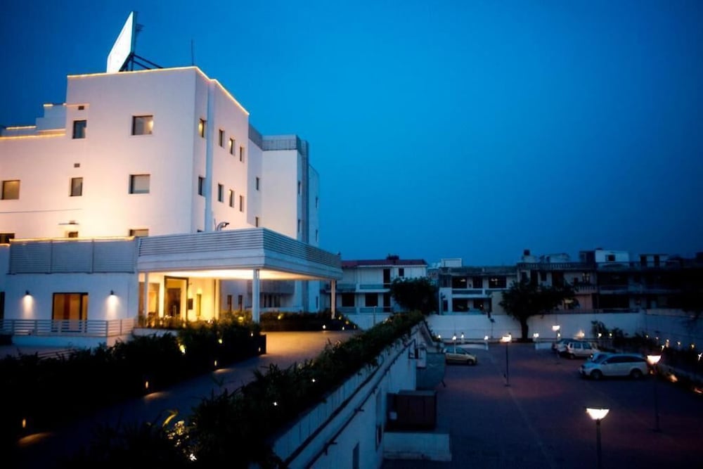 Vibe by the Lalit Traveller 2/46