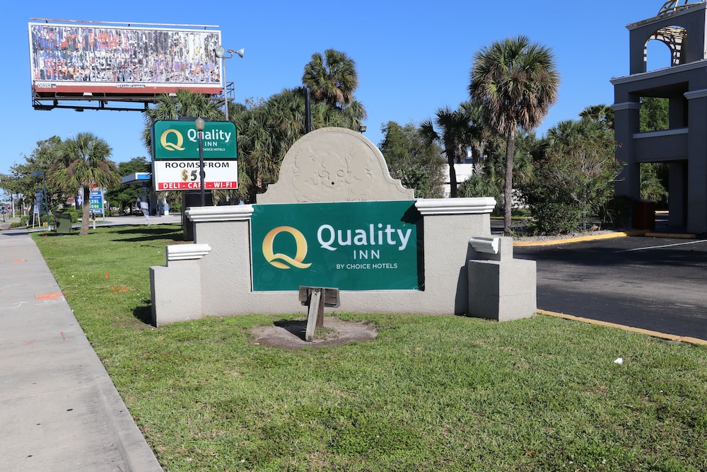 Howard Johnson by Wyndham Orlando/International Drive 30/34