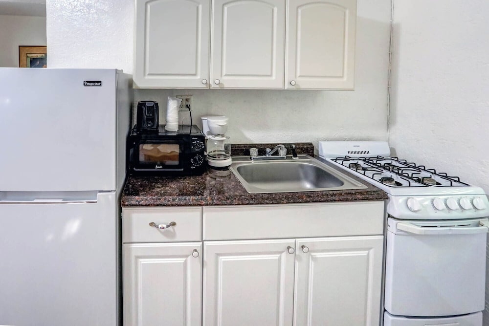Richard s Motel Extended Stay 36/50