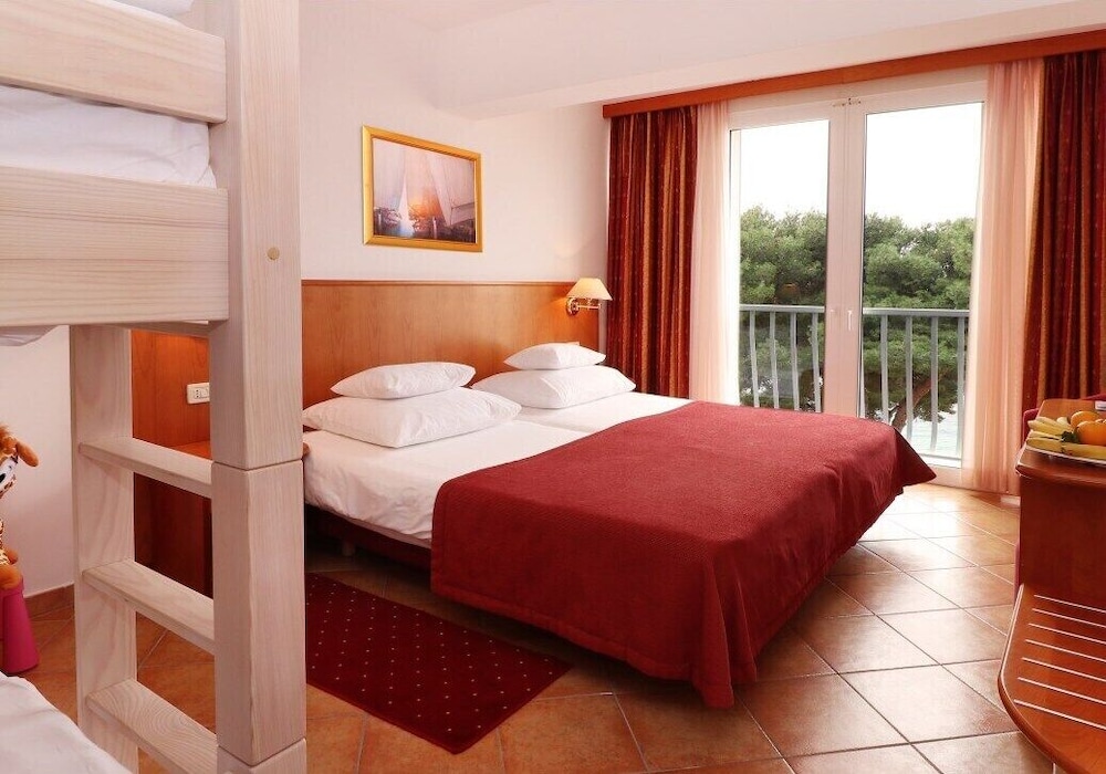 Hotel Zora 7/42