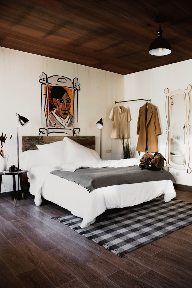 Room007 Ventura 8/50