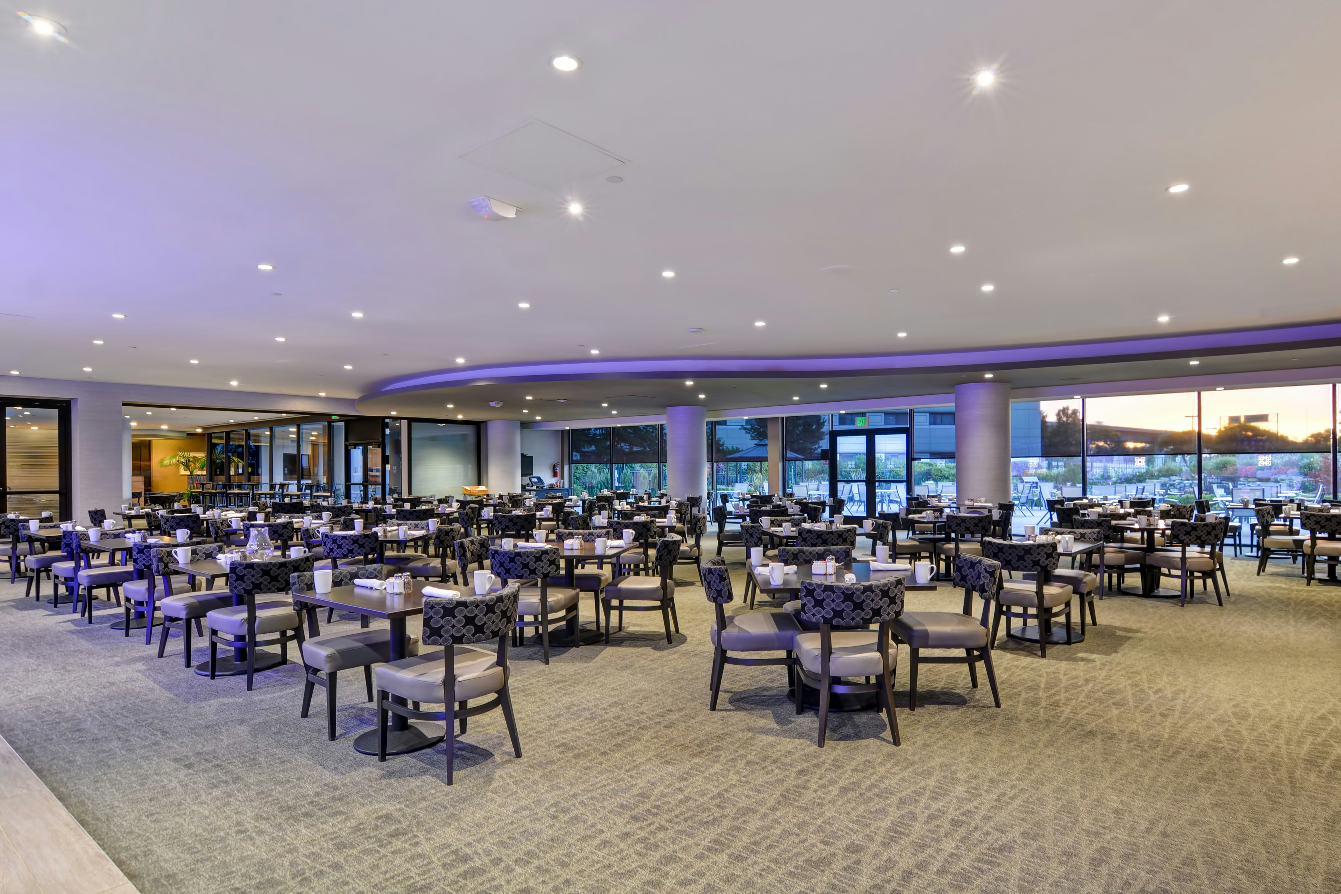 DoubleTree by Hilton Hotel Pleasanton at the Club 42/70