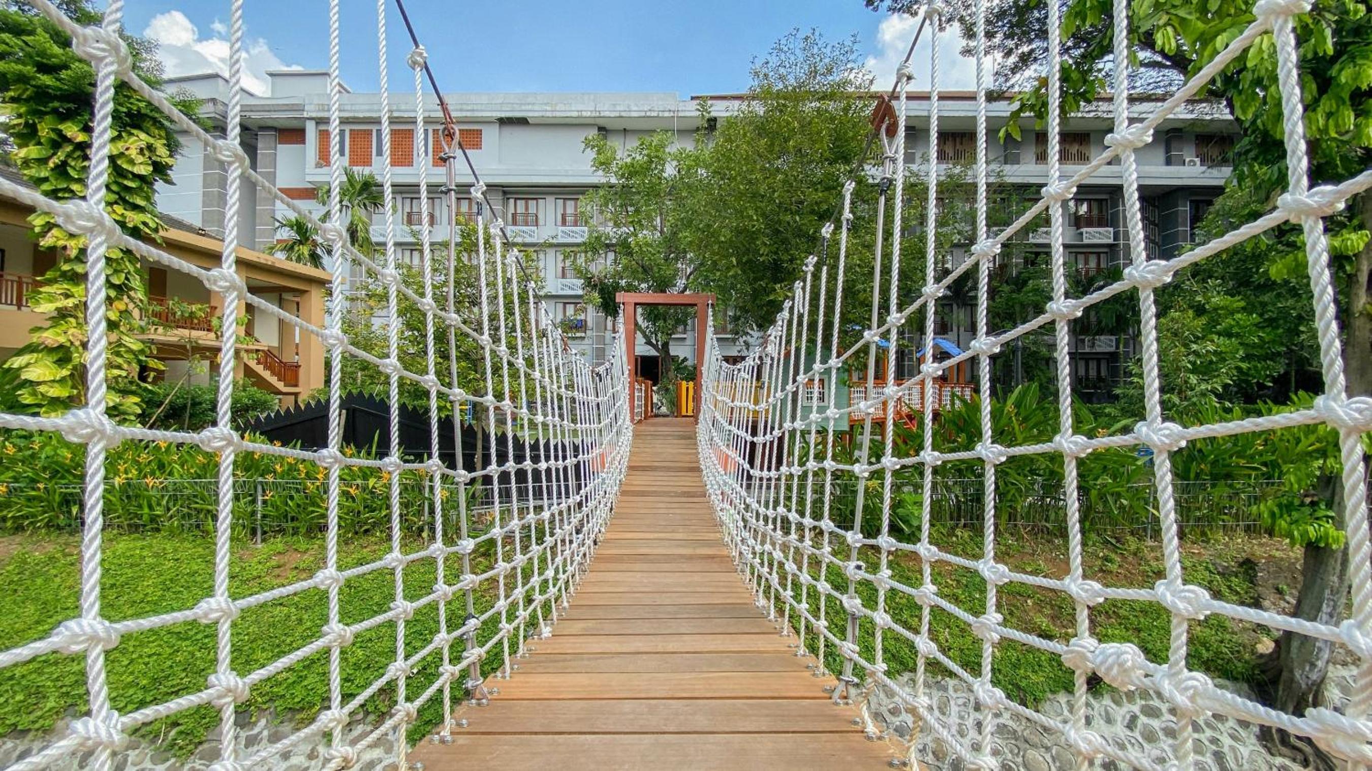 Lorin Dwangsa Solo Hotel 49/54