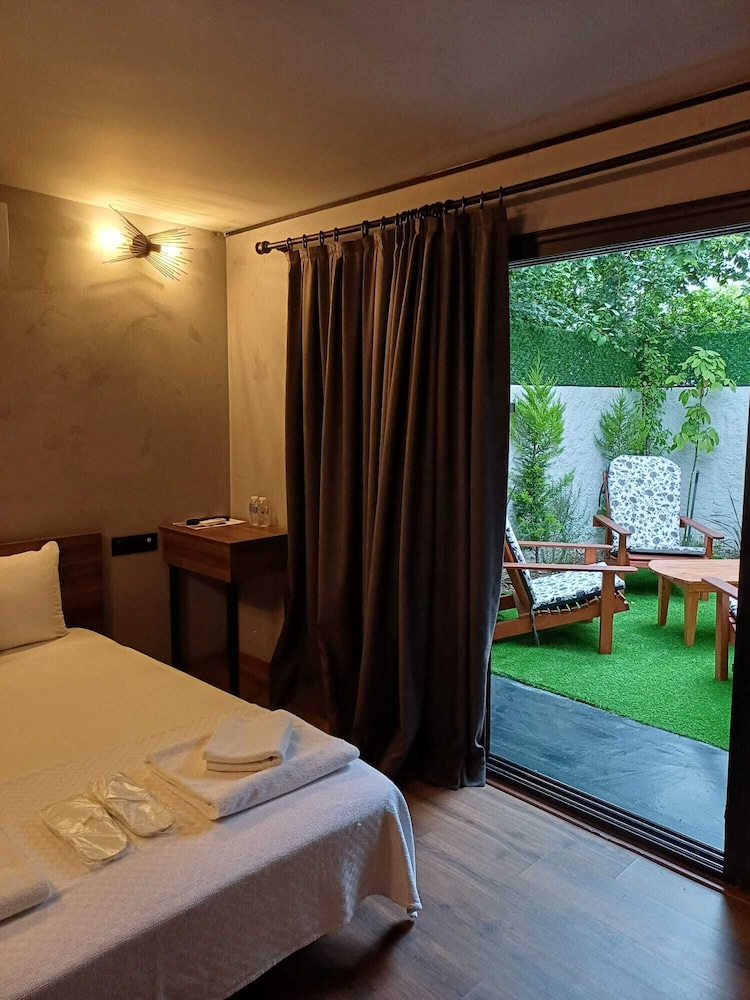 Elia Otel 9/32