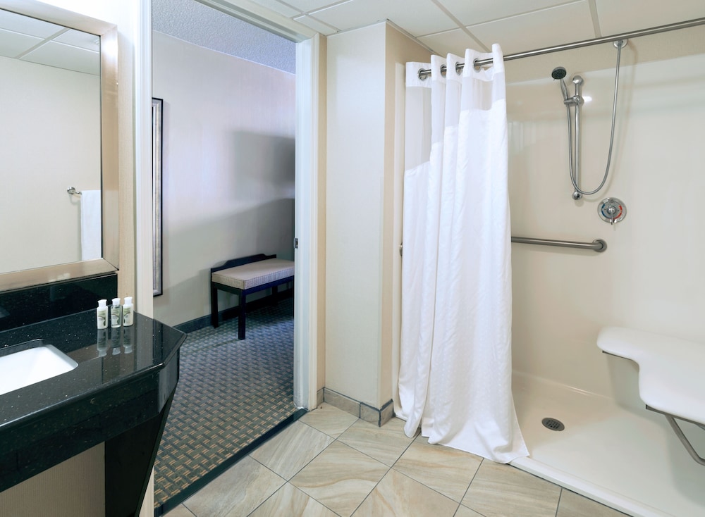 Days Inn by Wyndham Plattsburgh 8/37