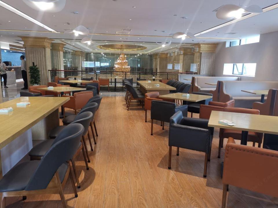 Vienna International World Expo Garden Branch 37/39