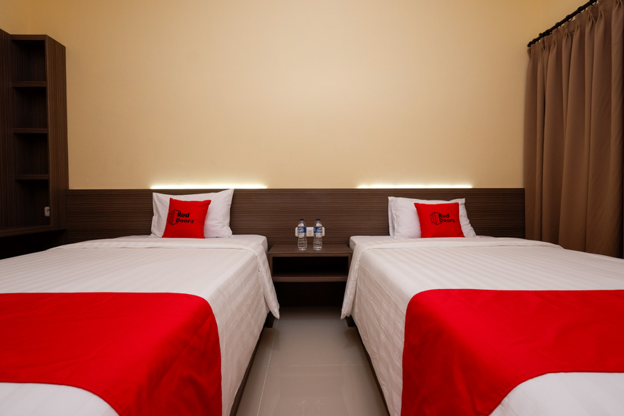 Reddoorz Plus Near Paragon Mall Semarang 22/33