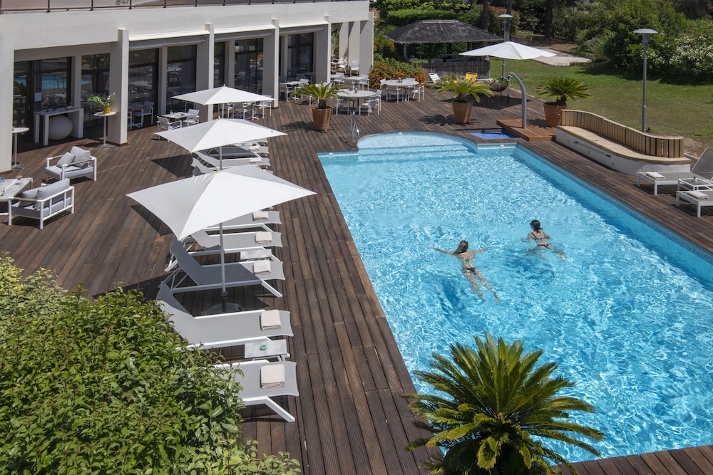 Mercure Hyeres Centre 71/73