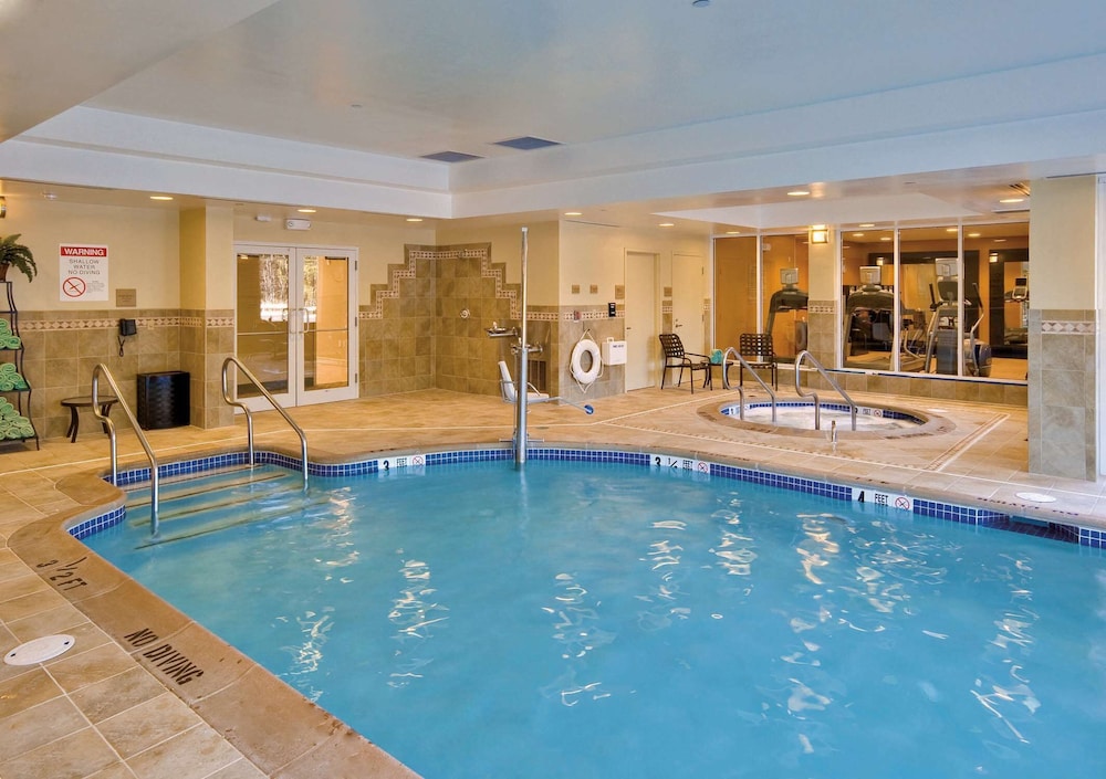 Hilton Garden Inn Lakewood 1/52