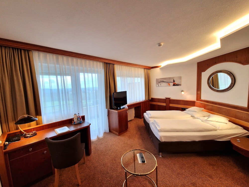 Badhotel Restaurant Stauferland 23/75
